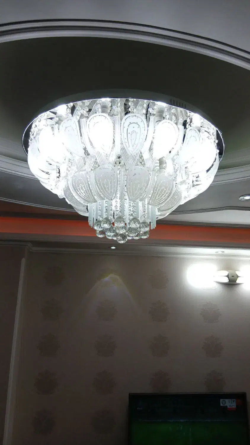 لوستر|لوستر و چراغ آویز|قم, بنیاد|دیوار