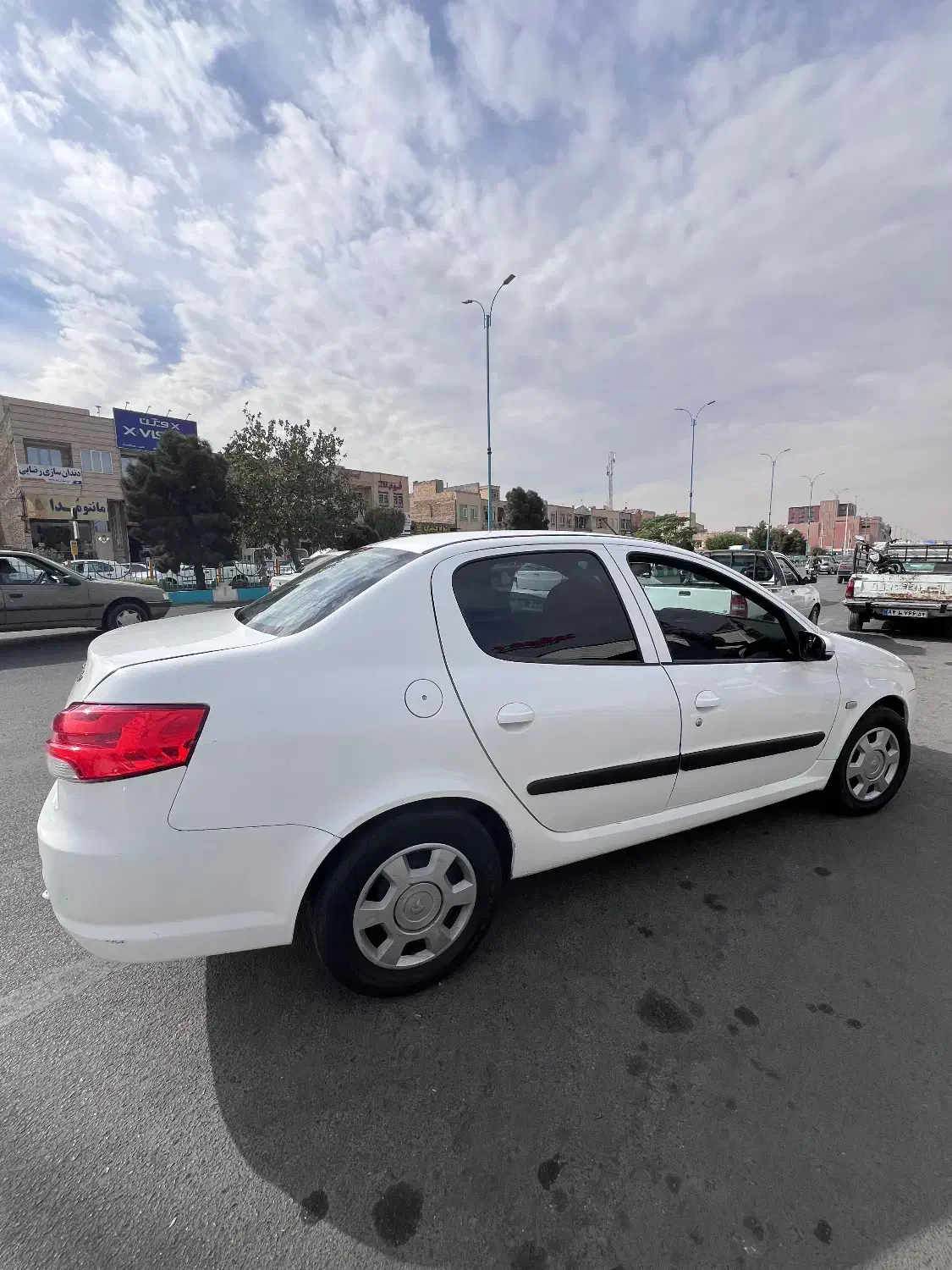 رانا پلاس 1400|خودرو سواری و وانت|یزد, |دیوار