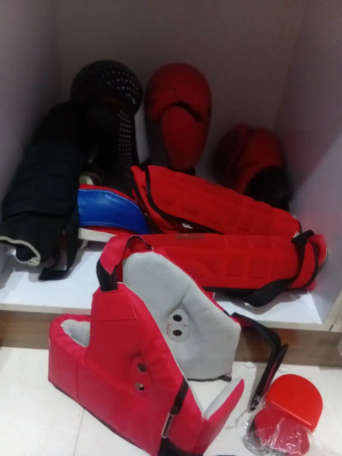 لوازم کامل بوکس وکیک بوکسینگ|تجهیزات ورزشی|تبریز, |دیوار