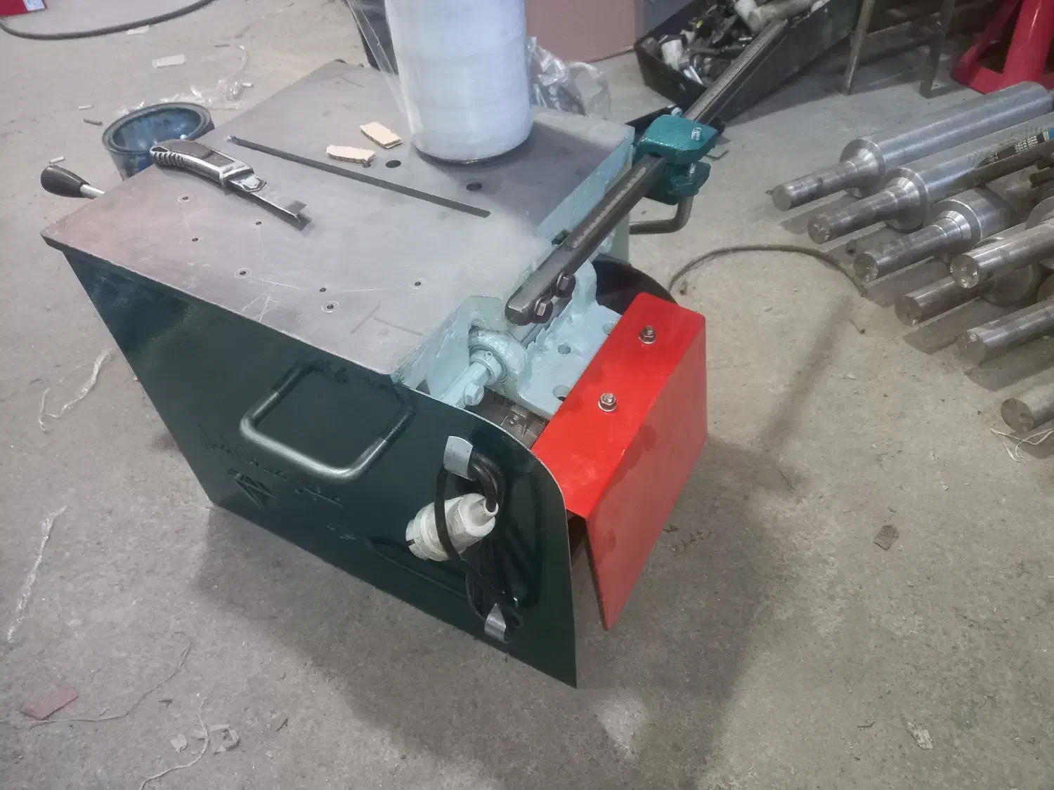 سازنده انواع فارسی بر قطع کن وآلومینیوم بر|ماشین‌آلات صنعتی|اصفهان, شهرک کوثر|دیوار