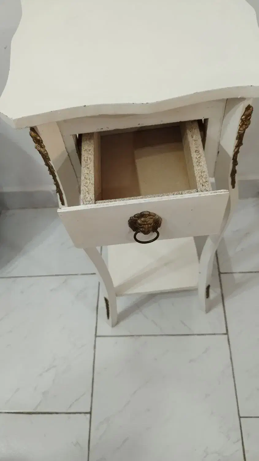 میزتلفن|میز تلفن|رشت, فلسطین|دیوار