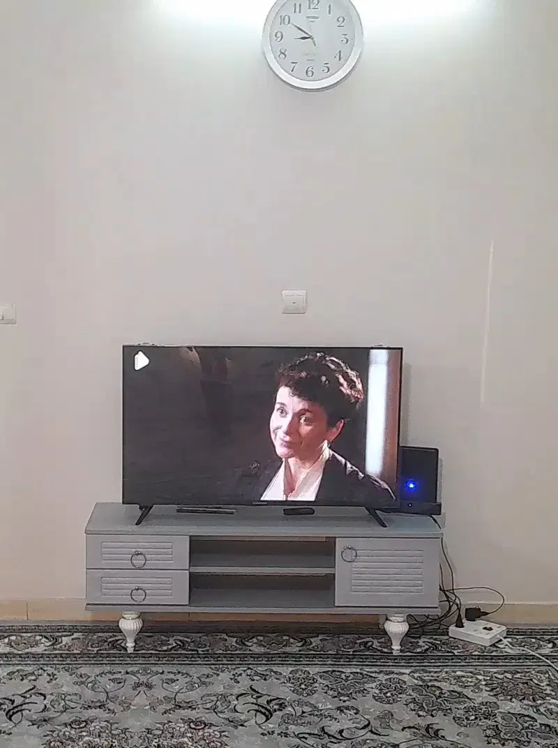 میز و تلویزیون|تلویزیون و پروژکتور|ملایر, |دیوار