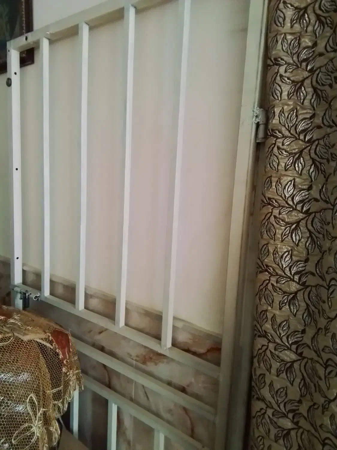 سالم وتمیز در حد نو حفاظ در ورودی|اسباب و اثاث بچه|قم, شهرک فاطمیه|دیوار