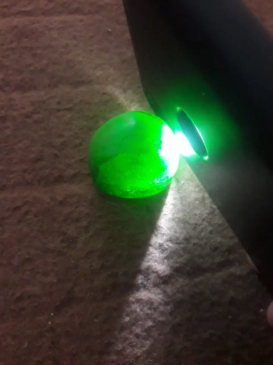 سنگ  زیبا نور عبور میده سبز   معاوضه با نقره|جواهرات|قم, میرزائیه|دیوار