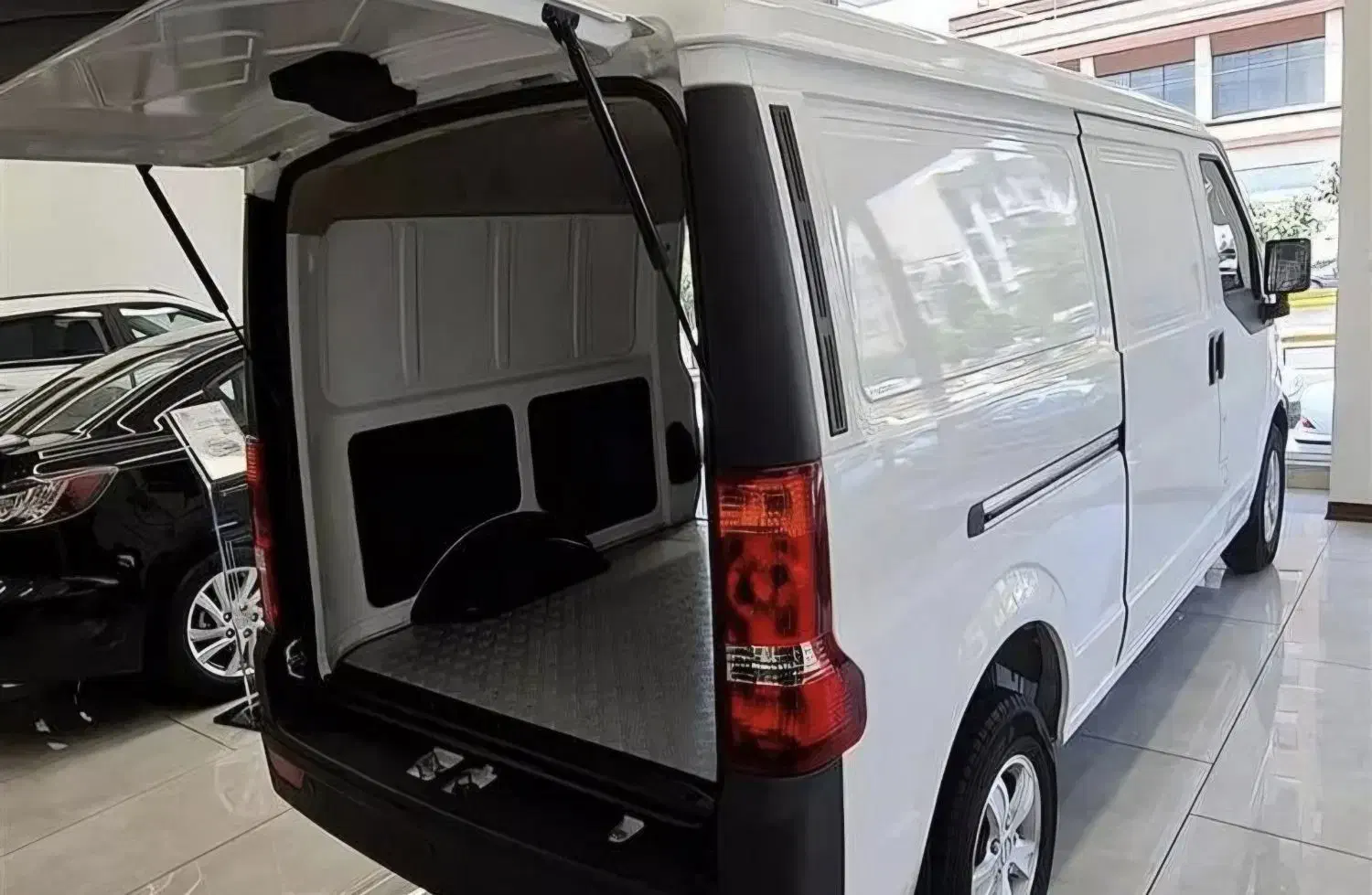 ون اینرودز‌ / ون C35 بهمن / صفر سفید مدل 1404|خودرو سواری و وانت|تهران, صادقیه|دیوار