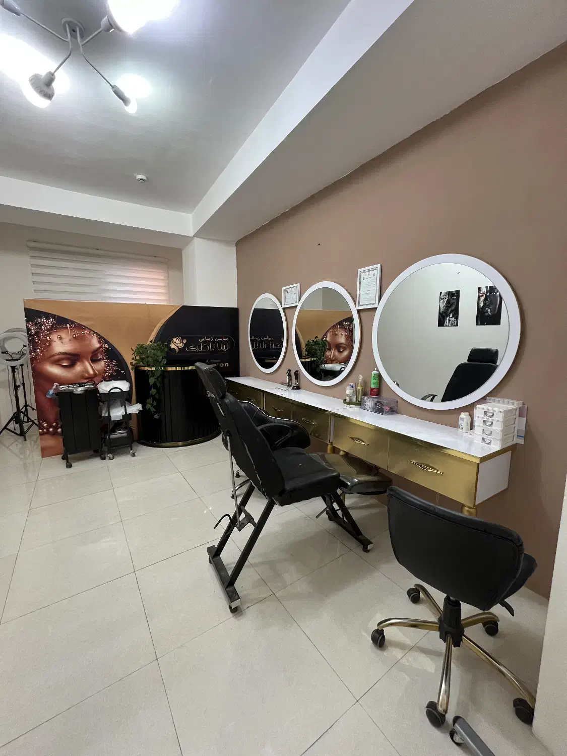 اجاره صندلی در لاین زیبایی بانوان|خدمات آرایشگری و زیبایی|قائمشهر, |دیوار