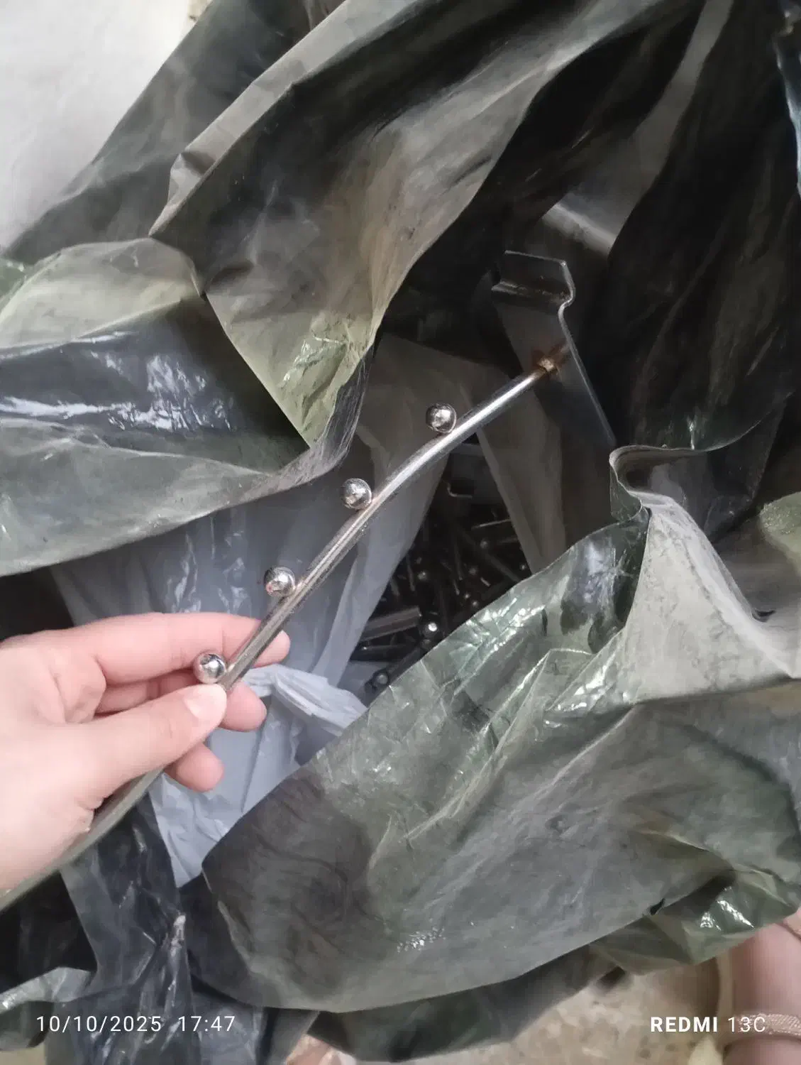 آویز آهنی دیواری|بندرخت و رختآویز|بندر گناوه, |دیوار