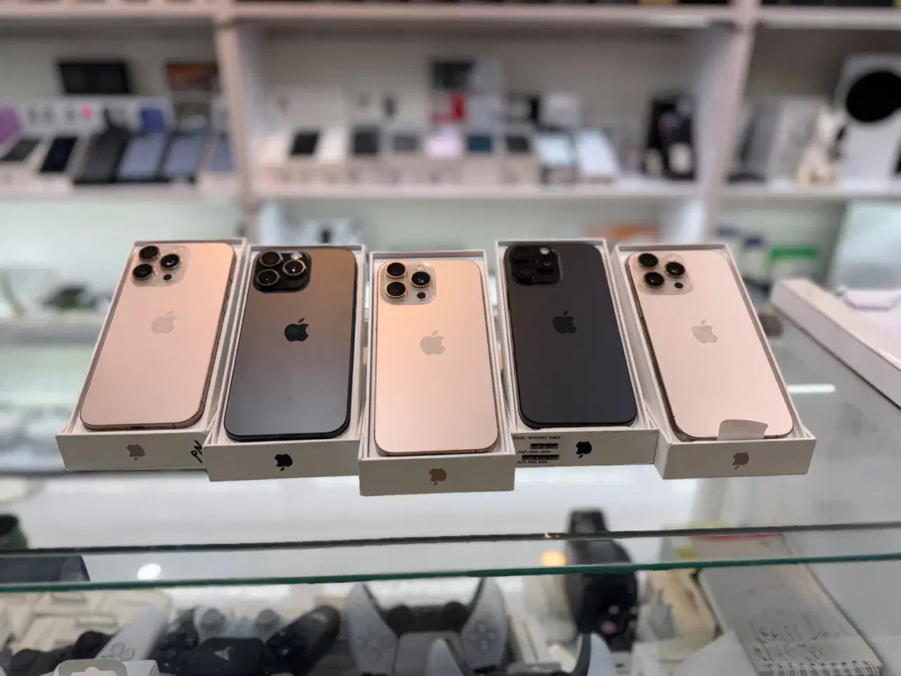 iphone 16promax مشابه آکبند قیمت فوق العاده|موبایل|کرج, گوهردشت|دیوار