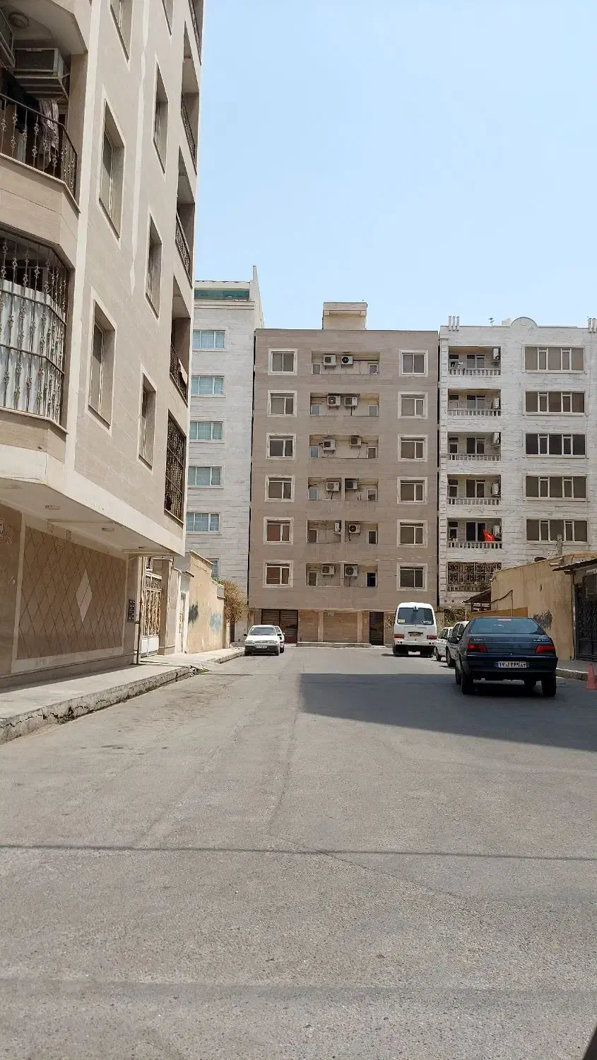 آپارتمان دو خوابه ۹۰ متری ، فروزان ، کم واحد|فروش آپارتمان|بندرعباس, |دیوار