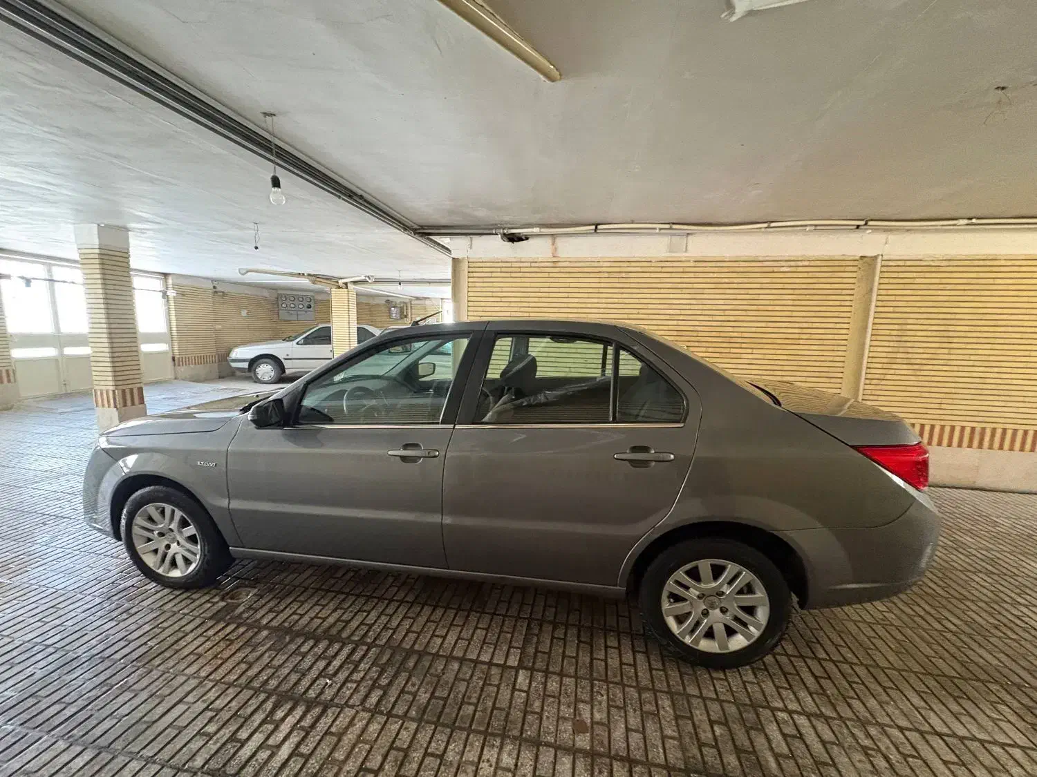 دنا معمولی|خودرو سواری و وانت|اراک, |دیوار