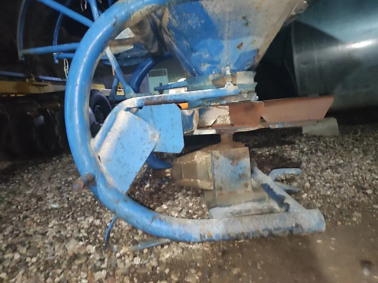 بذر پاش|ابزارآلات|شوشتر, |دیوار