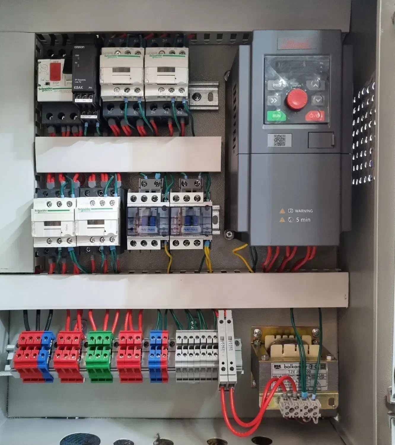 تکنسین برق/برقکارصنعتی/برق صنعتی/اتوماسیون/PLC|خدمات پیشه و مهارت|فلاورجان, |دیوار