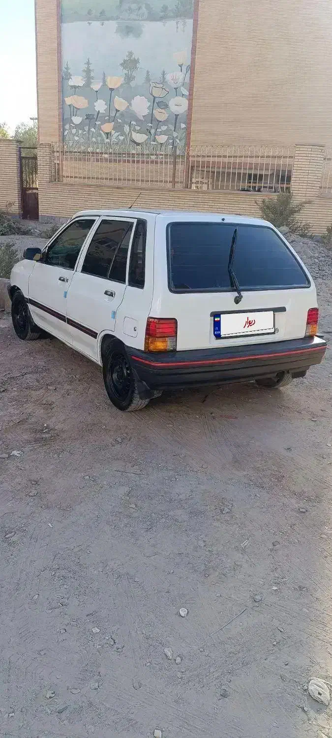 هاچ بک کره ای داخل کرم قهوه ای|خودرو سواری و وانت|زاهدان, |دیوار