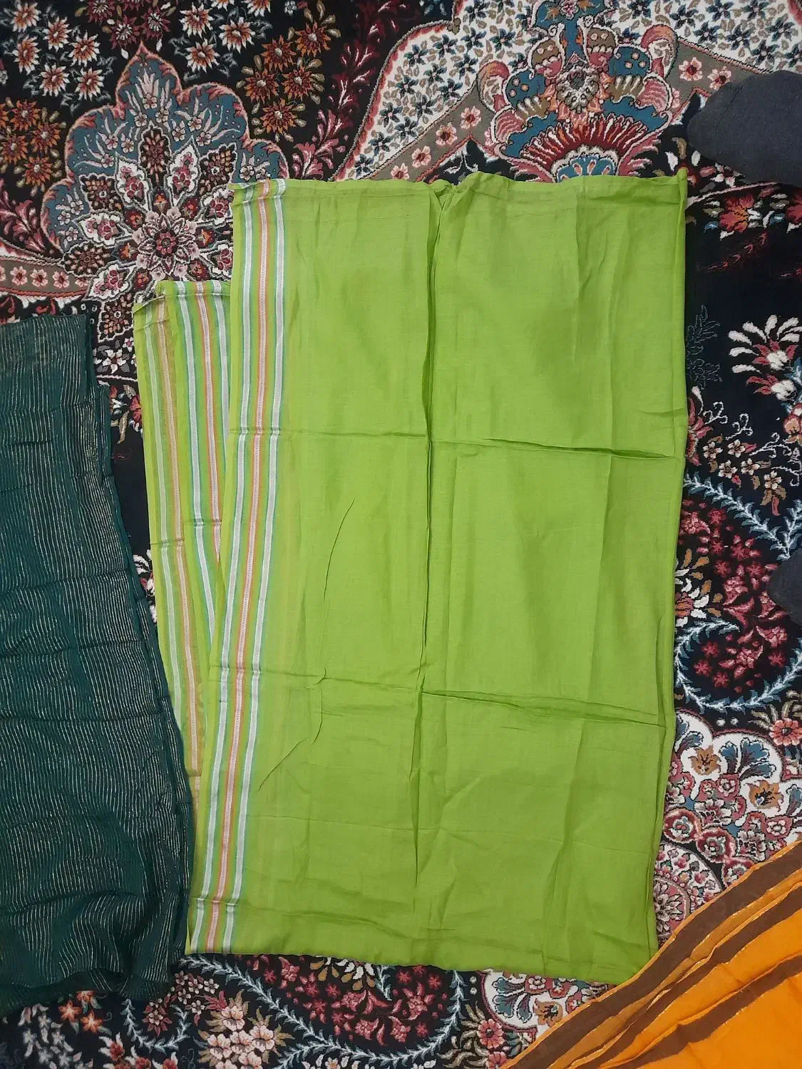 شال|لباس|قم, ولیعصر|دیوار