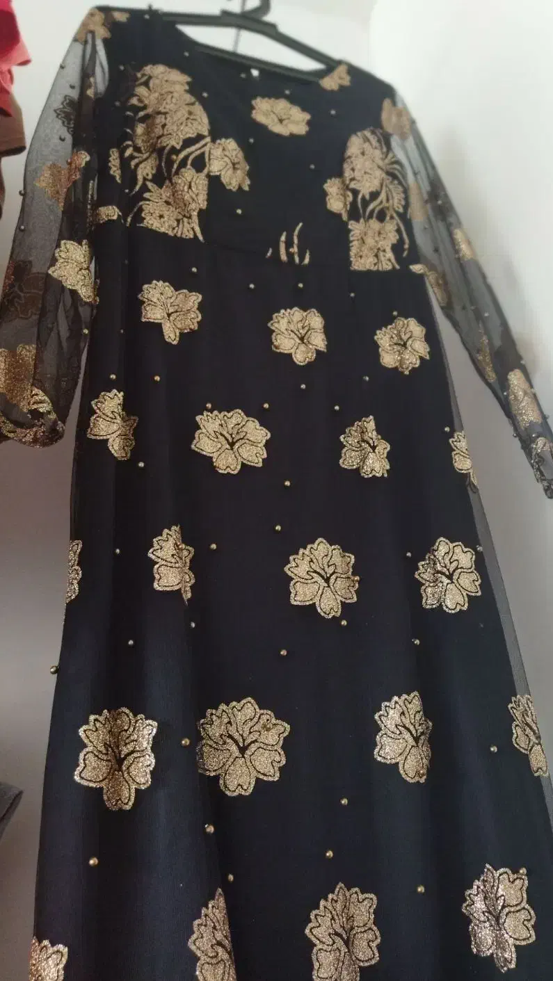 پیراهن مجلسی|لباس|تربت‌حیدریه, ترمینال|دیوار