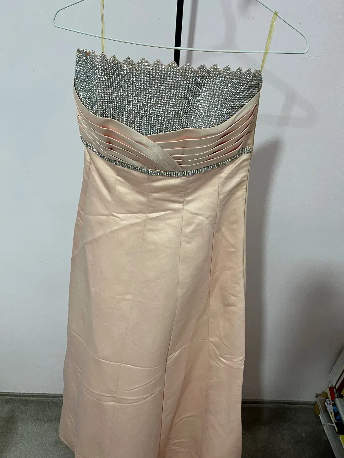 لباس مجلسی درحد نو|لباس|رباط‌کریم, شهرک والفجر|دیوار