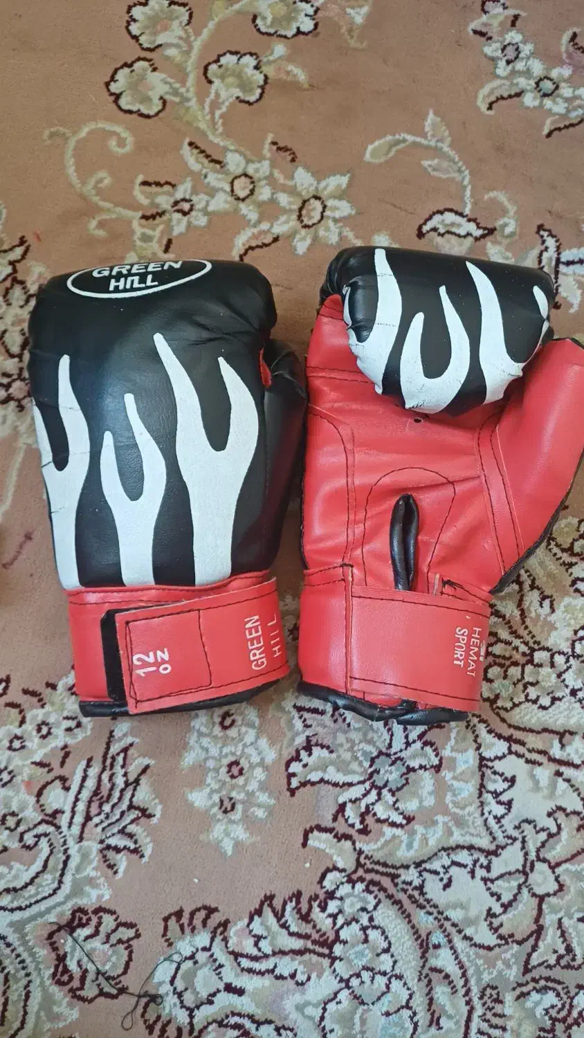 ۲جفت دستکش|تجهیزات ورزشی|ساوه, |دیوار