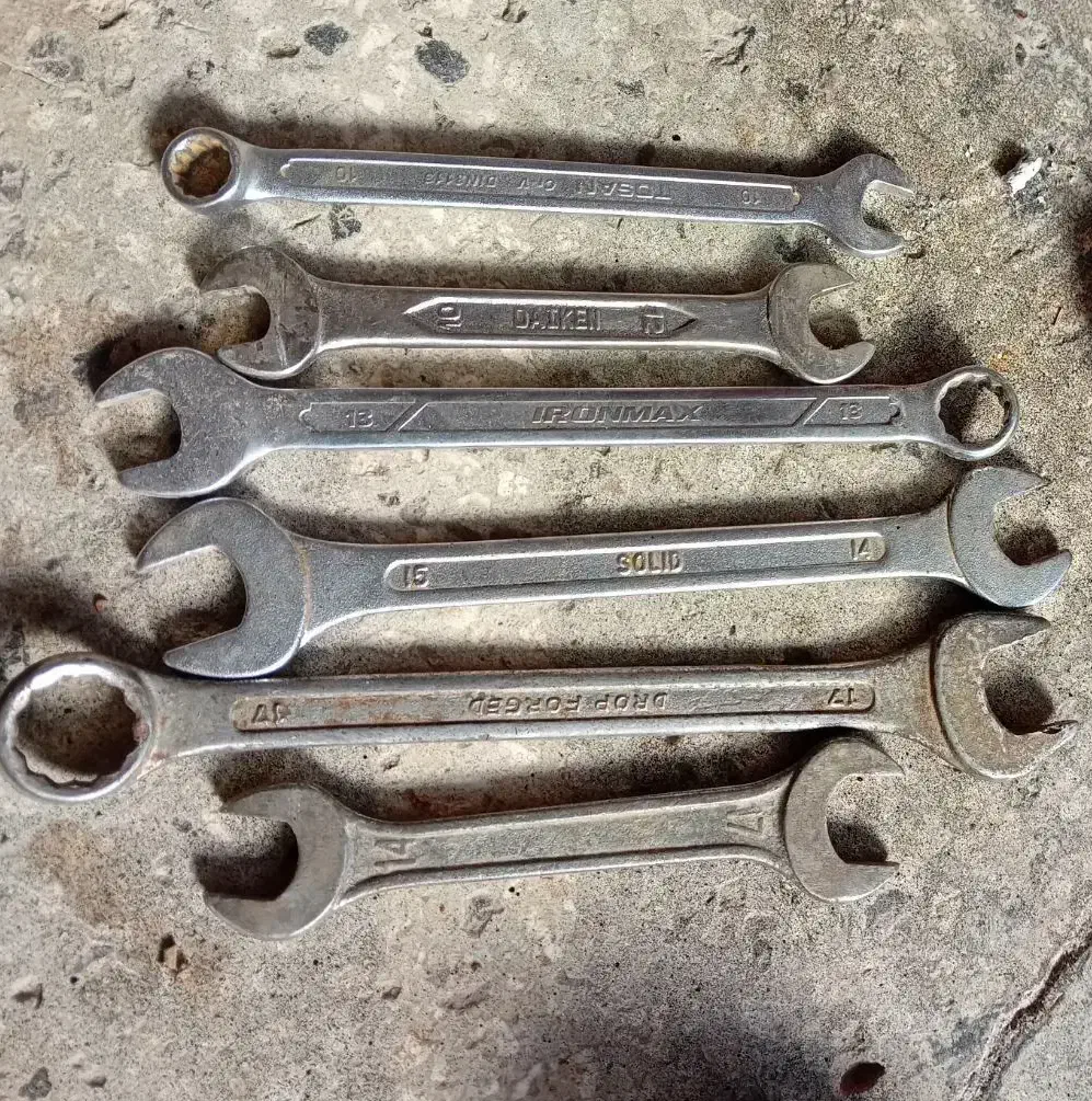 آچار،چکش،کلنگ،|ابزارآلات|نیشابور, شهرک رسولی|دیوار