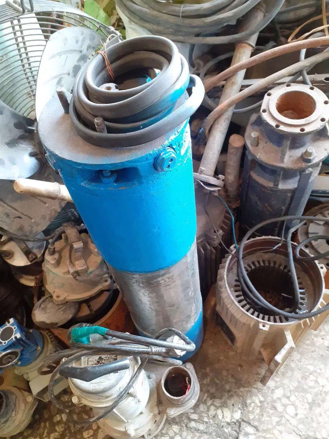 شناور 5/5.   7/5. اسب|ماشین‌آلات صنعتی|فلاورجان, |دیوار