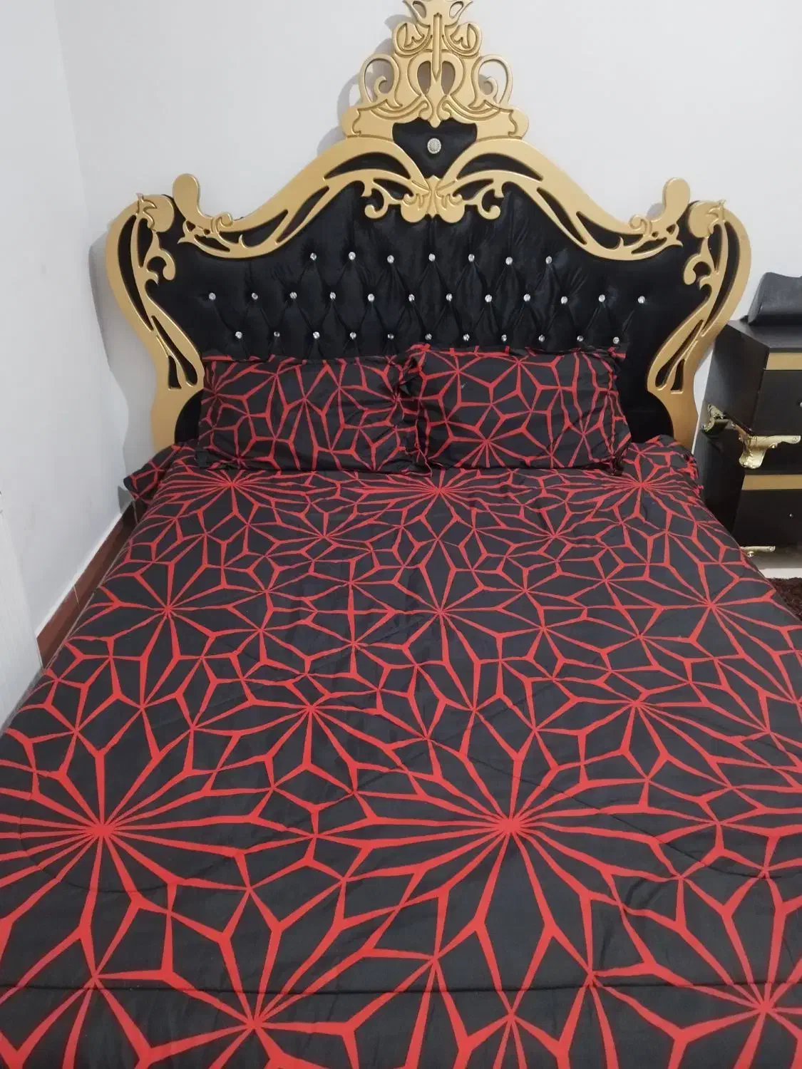 تخت دونفره با دو عدد بغل تختی|تخت و سرویس خواب|قدس, شهرقدس|دیوار