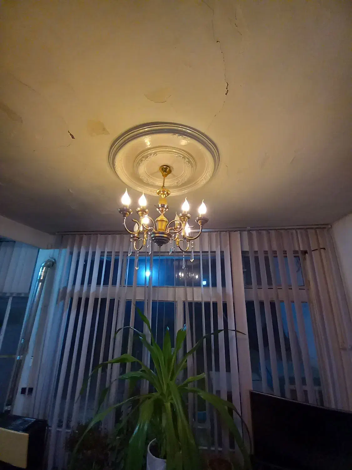 لوستر|لوستر و چراغ آویز|اصفهان, شاهد|دیوار