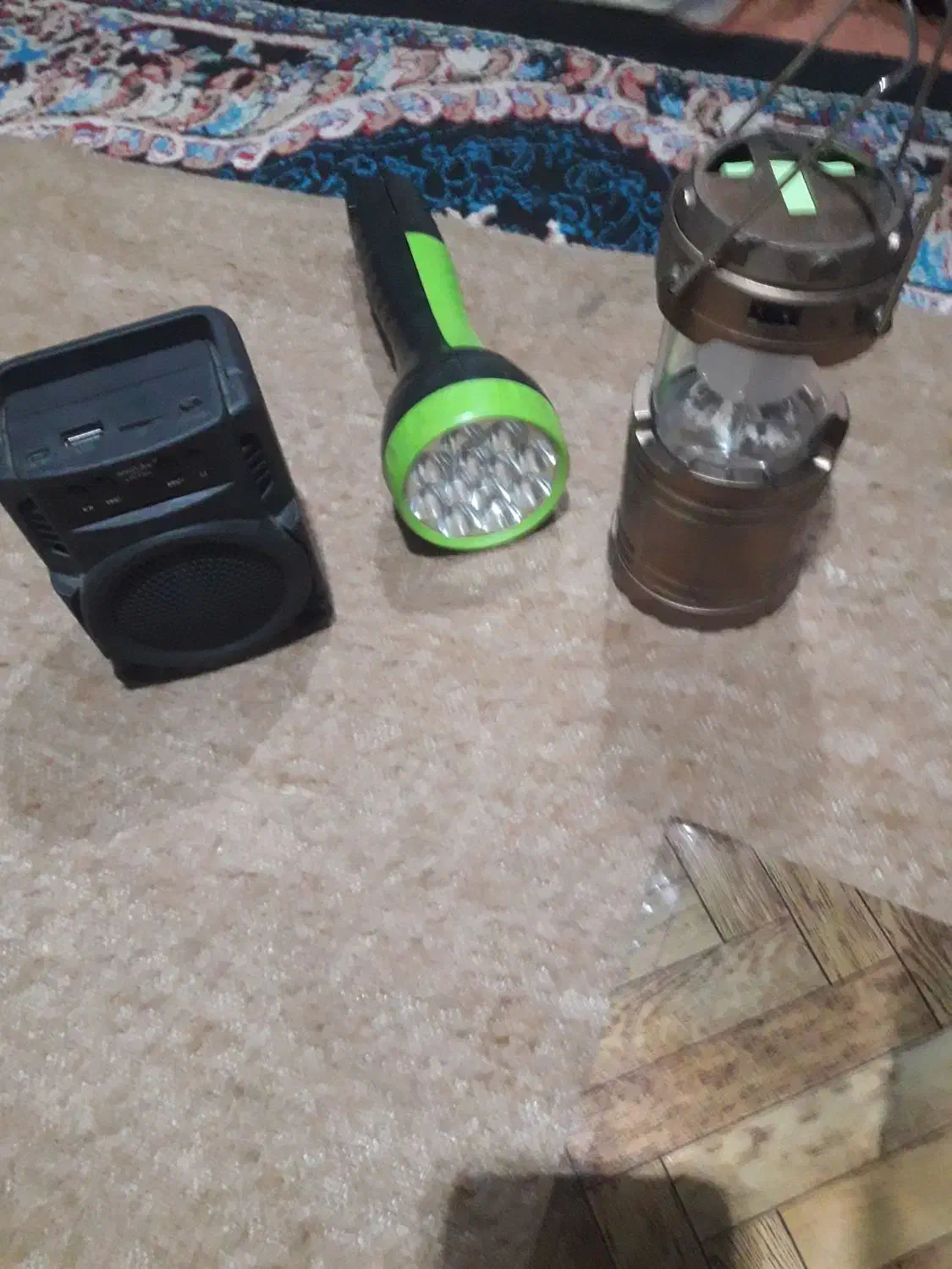 اسپیکر وچراغ قوه|پخش‌کننده همراه|کرمانشاه, |دیوار