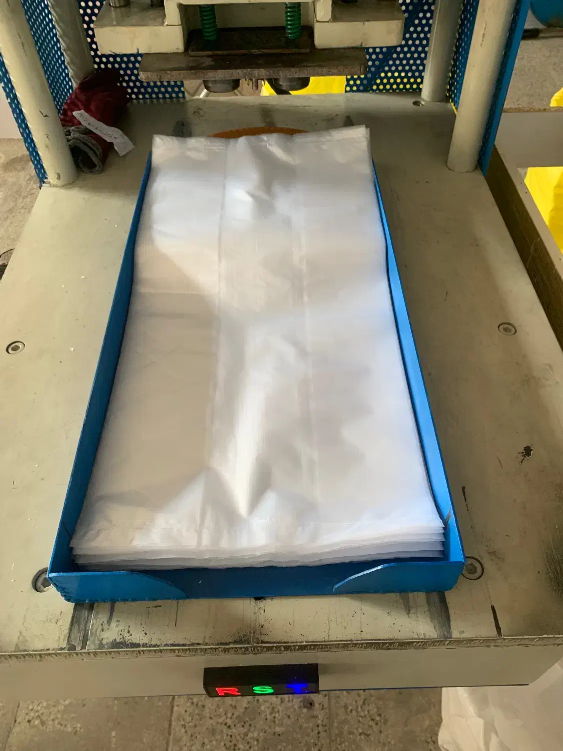 نایلکس شفاف .پلاستیک .طاقه مادر‌|عمده‌فروشی|مشهد, خلق آباد سفلی|دیوار