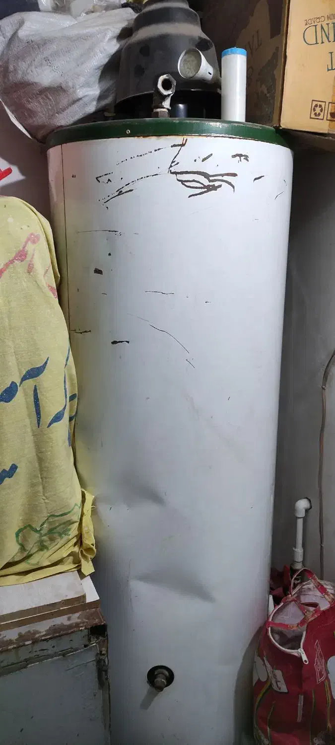 آب گرمکن ایستاده در حد نو|آبگرمکن، پکیج، شوفاژ|تهران, ترمینال غرب|دیوار