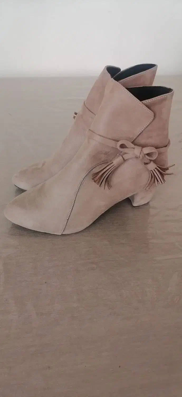 بوت مخمل کرم سایز 41 (نو)|کیف، کفش، کمربند|شهرضا, |دیوار