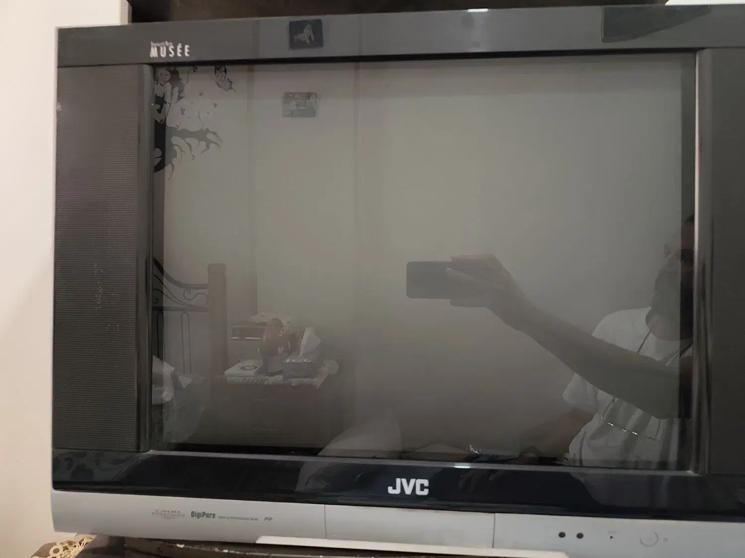 تلویزیون 29 اینچ JVC|تلویزیون و پروژکتور|اندیشه, اندیشه فاز ۱|دیوار