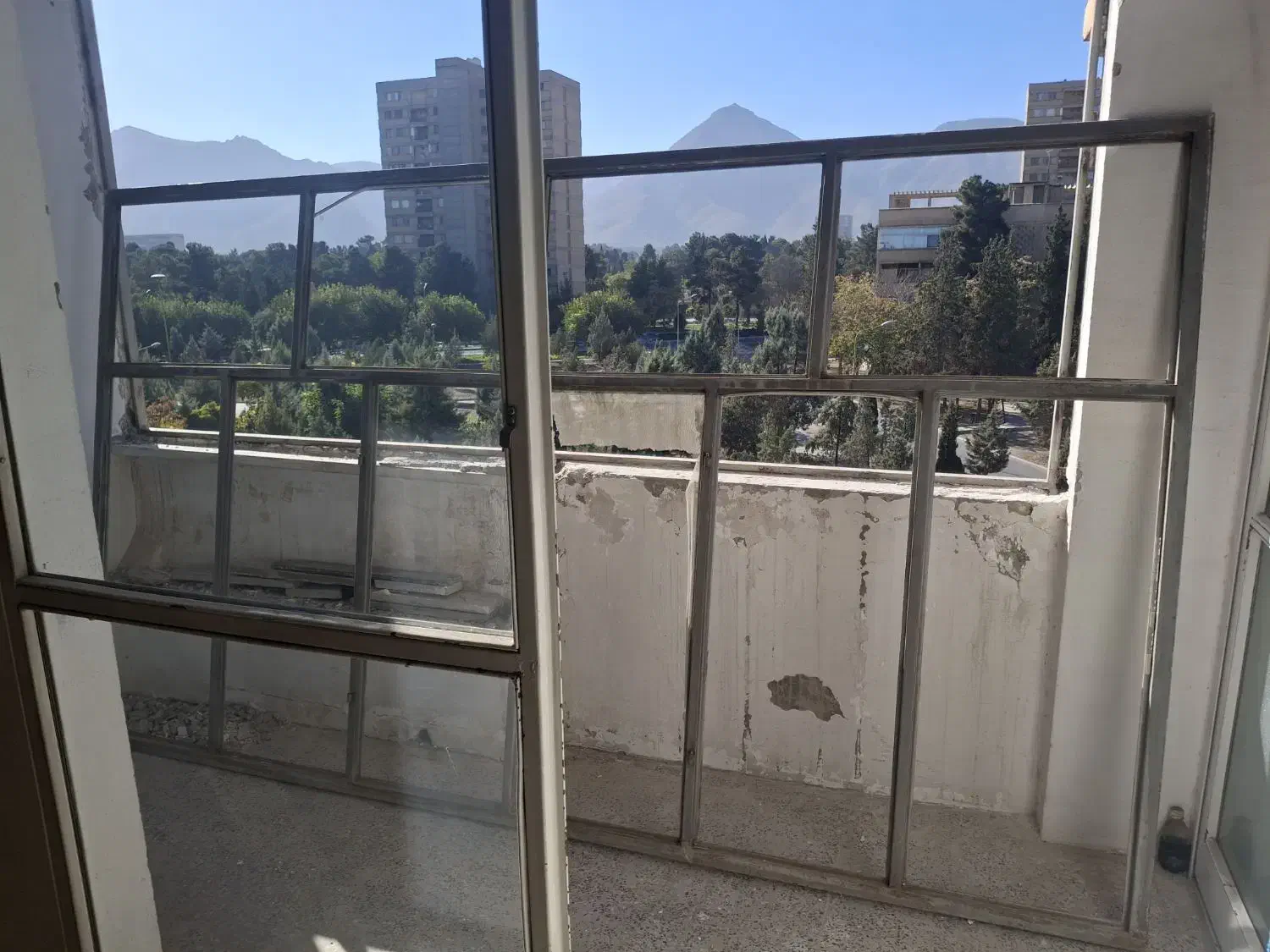 پنجره بالکن|مصالح و تجهیزات ساختمان|فولادشهر, C3|دیوار