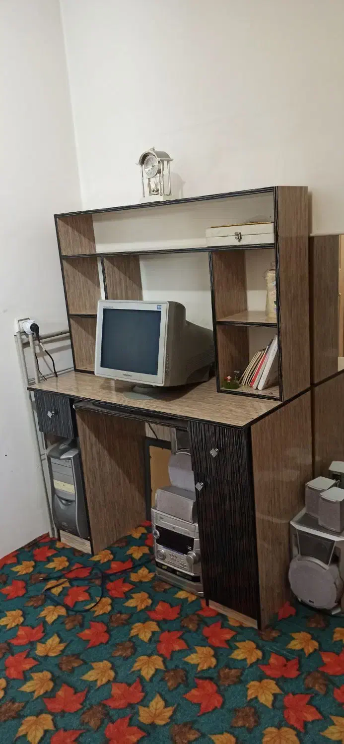 میز کامپیوتر و تحریر دستساز.تمام ام دی آف(هایگلاس)|میز تحریر و کامپیوتر|رشت, بیجارپس|دیوار