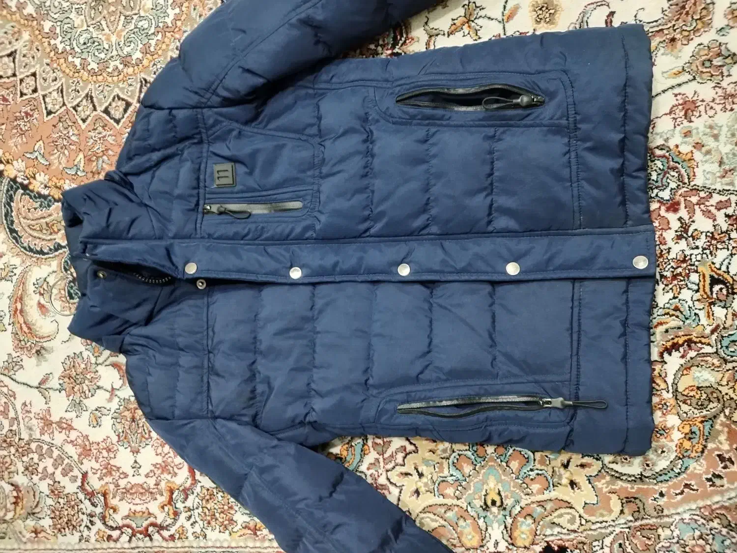 کاپشن|لباس|مشهد, سجادیه|دیوار