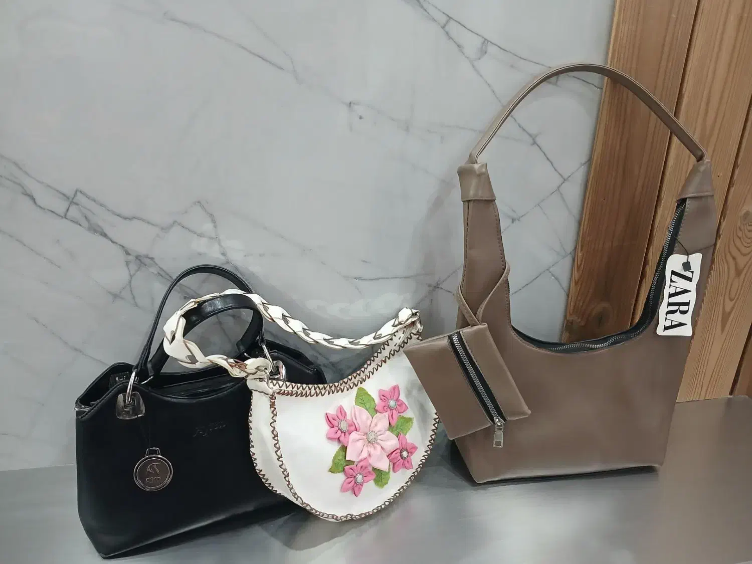 3 عدد کیف|کیف، کفش، کمربند|تربت‌حیدریه, منصوریه|دیوار