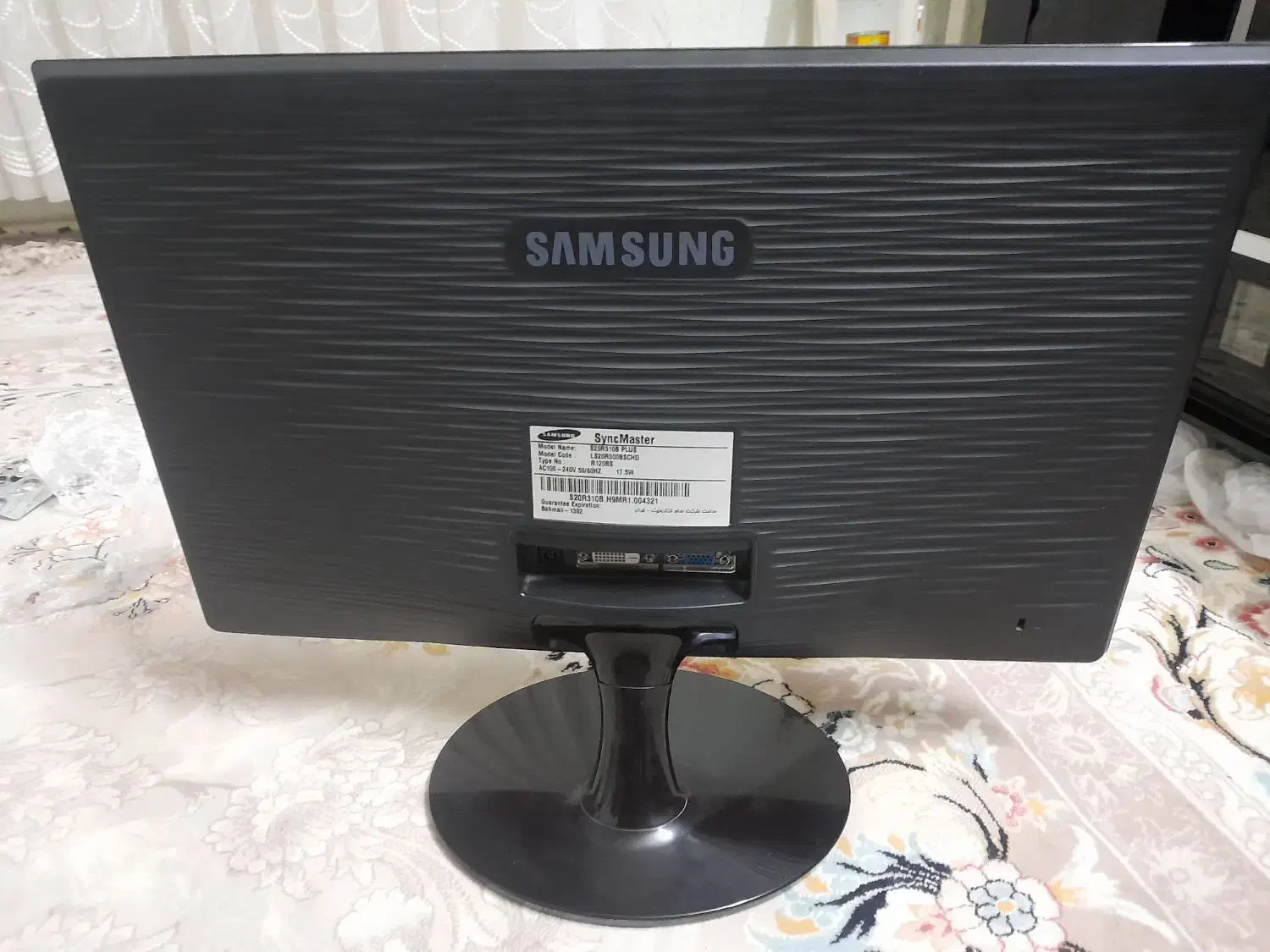 مانیتور ۱۸ اینچ ال ای دی سامسونگ. بدون خط و خش.|قطعات و لوازم جانبی رایانه|اردبیل, |دیوار