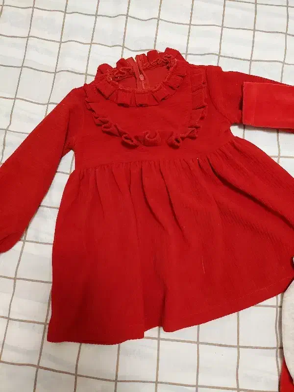 ۳ عدد لباس و یک کلاه درحد نو|کفش و لباس بچه|تبریز, |دیوار