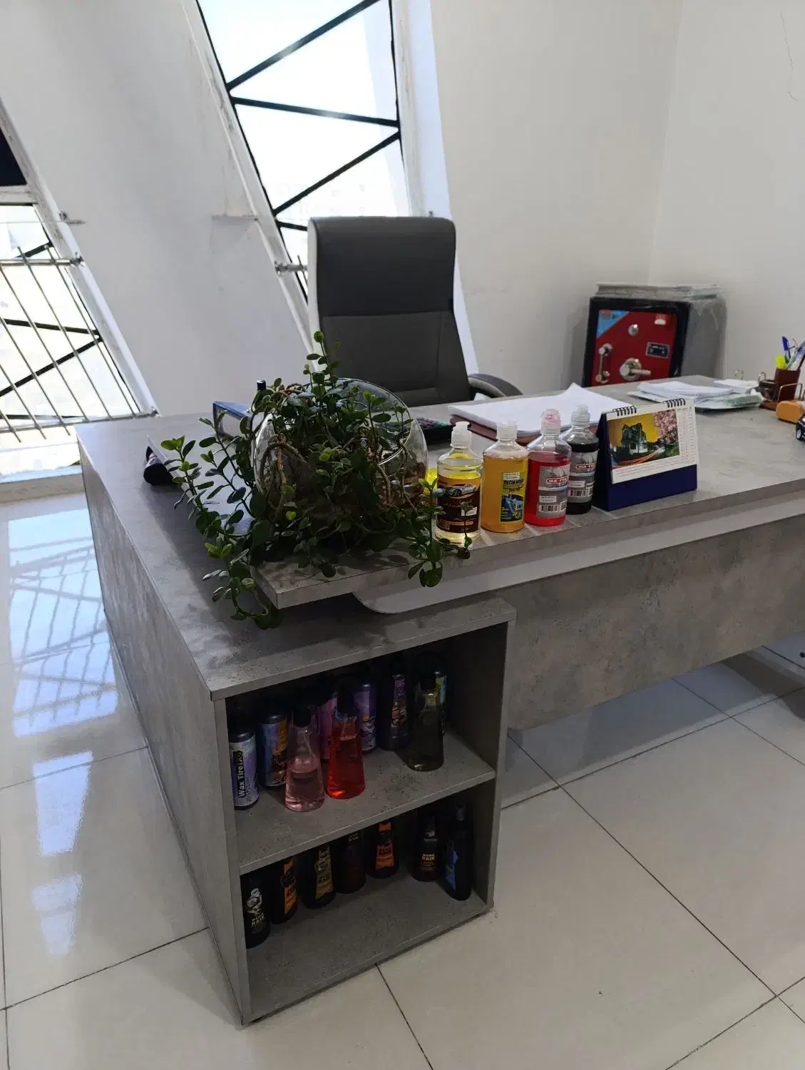 استخدام همکار خانم|استخدام اداری و مدیریت|ارومیه, |دیوار