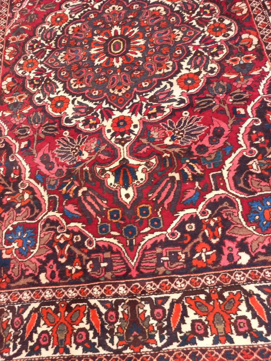 فرش دستباف شش متری قدیمی بنی|فرش|اصفهان, سرچشمه|دیوار