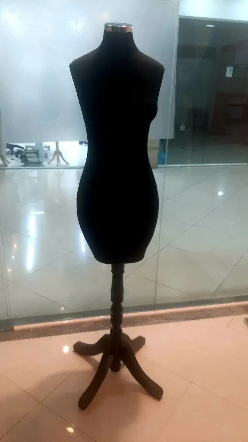 فروش ویژه دکور مغازه مانکن ،پیشخوان،آینه و|فروشگاه و مغازه|بهشهر, |دیوار