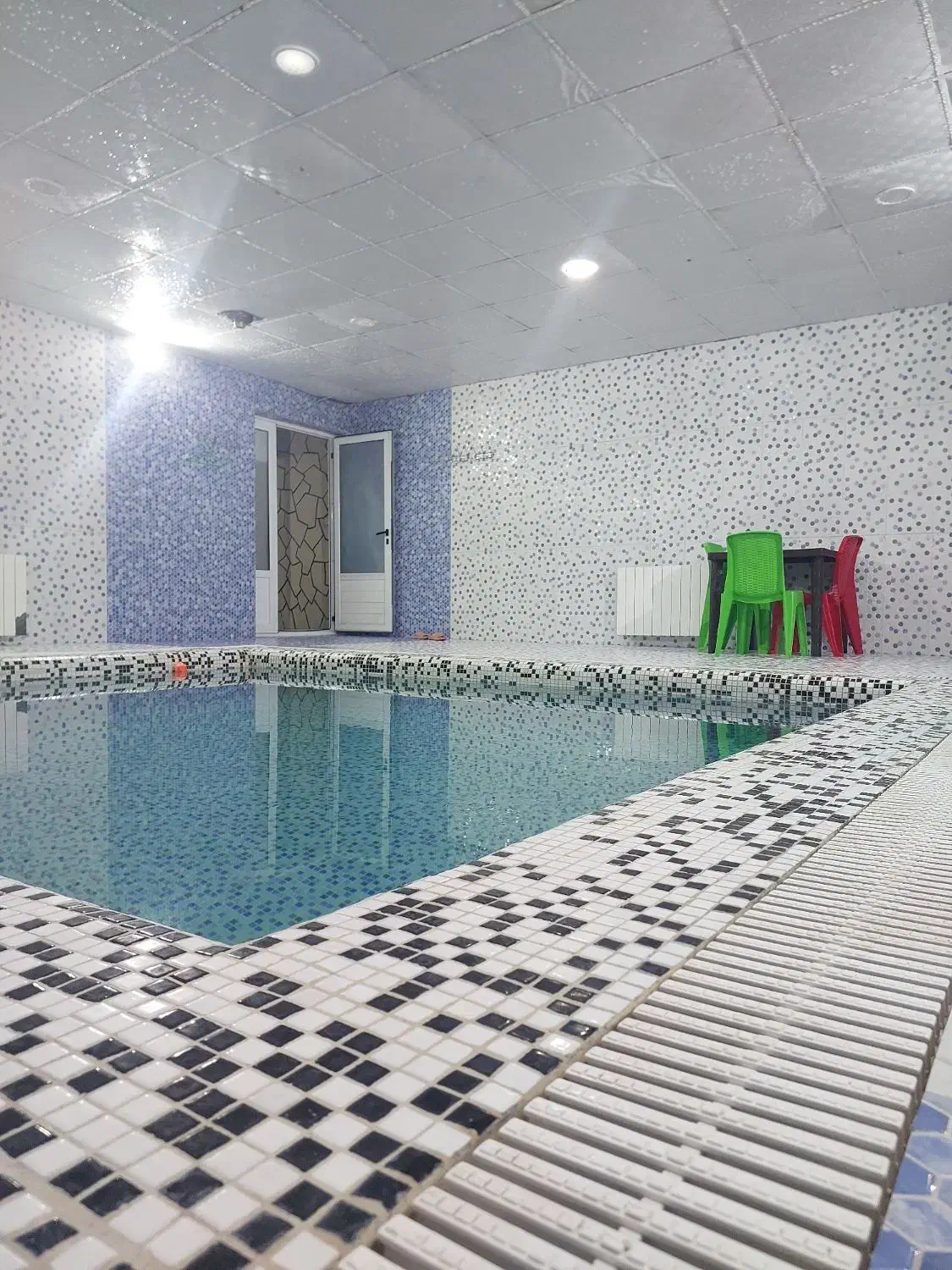 باغ ویلا استخردار سرپوشیده.کرمان ده بالا|اجارهٔ کوتاهمدت ویلا و باغ|کرمان, |دیوار