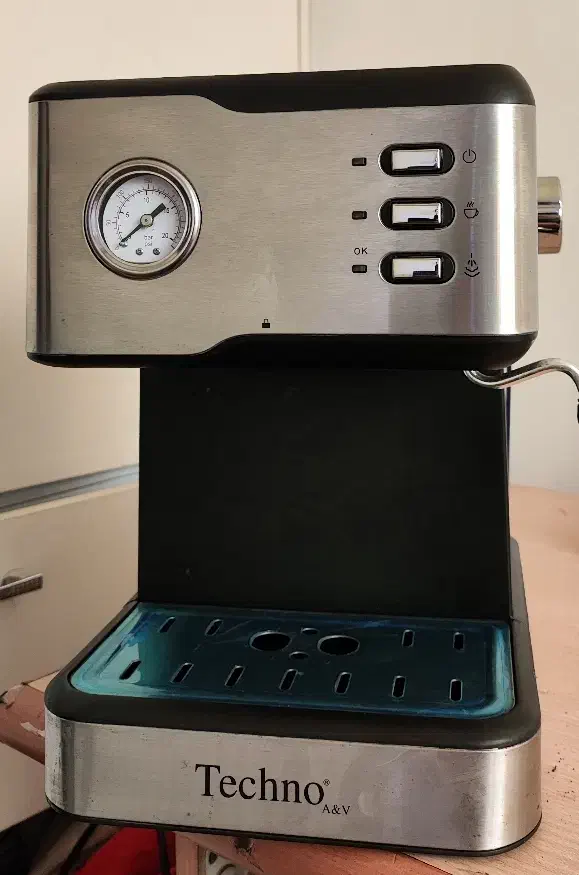 دستگاه قهوه ساز تکنو ۳۰۰بار در حد صفر بدون استفاده|سماور، چای‌ساز، قهوه‌ساز|لاهیجان, امیرشهید|دیوار