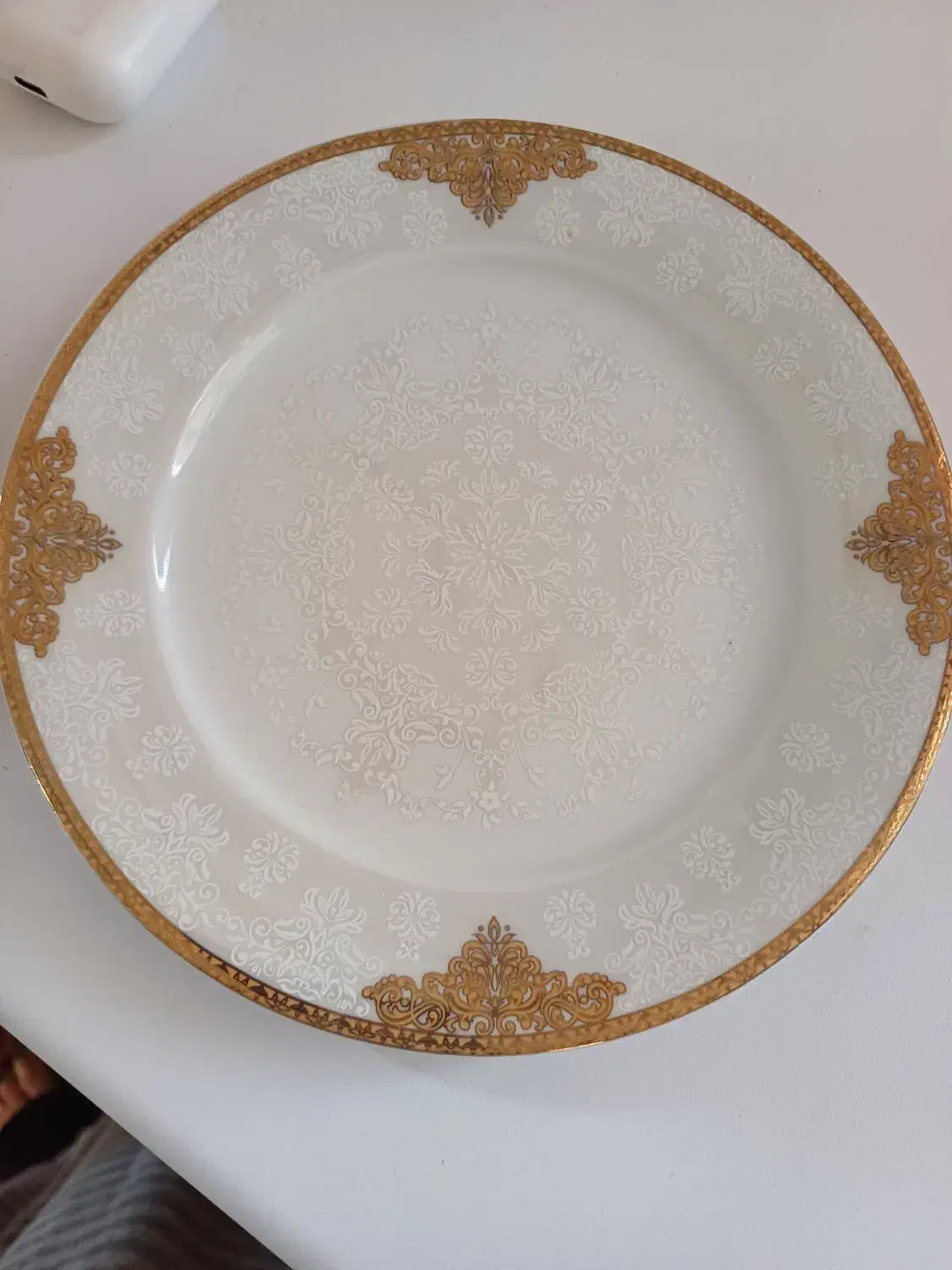 تعدادی زیاد لوازم خانگی|ظروف سرو و پذیرایی|فومن, |دیوار