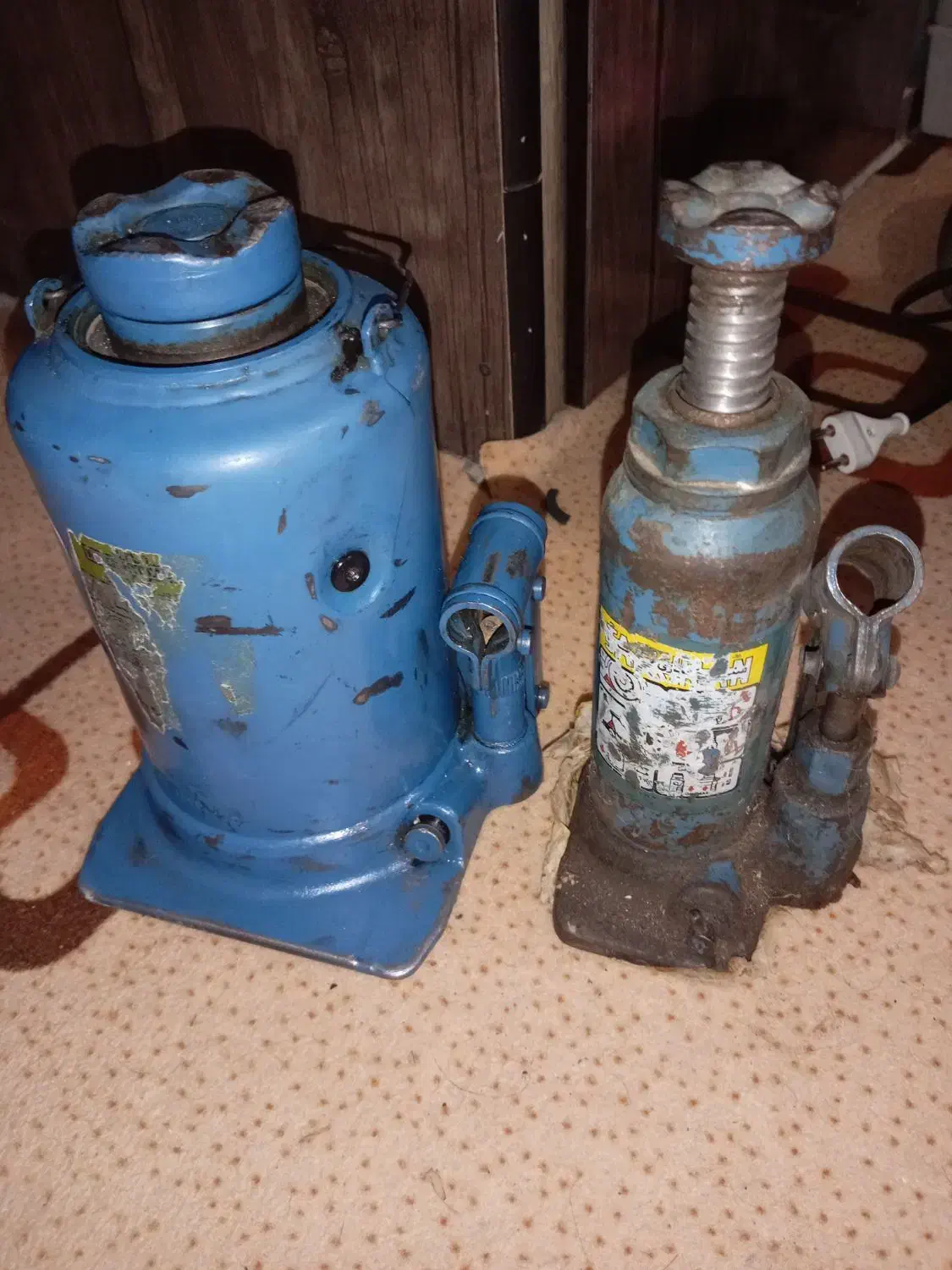 یک عدد 30تنی اصل آلمان در حدنو یک عدد 10تنی ایرانی|ابزارآلات|فارسان, |دیوار