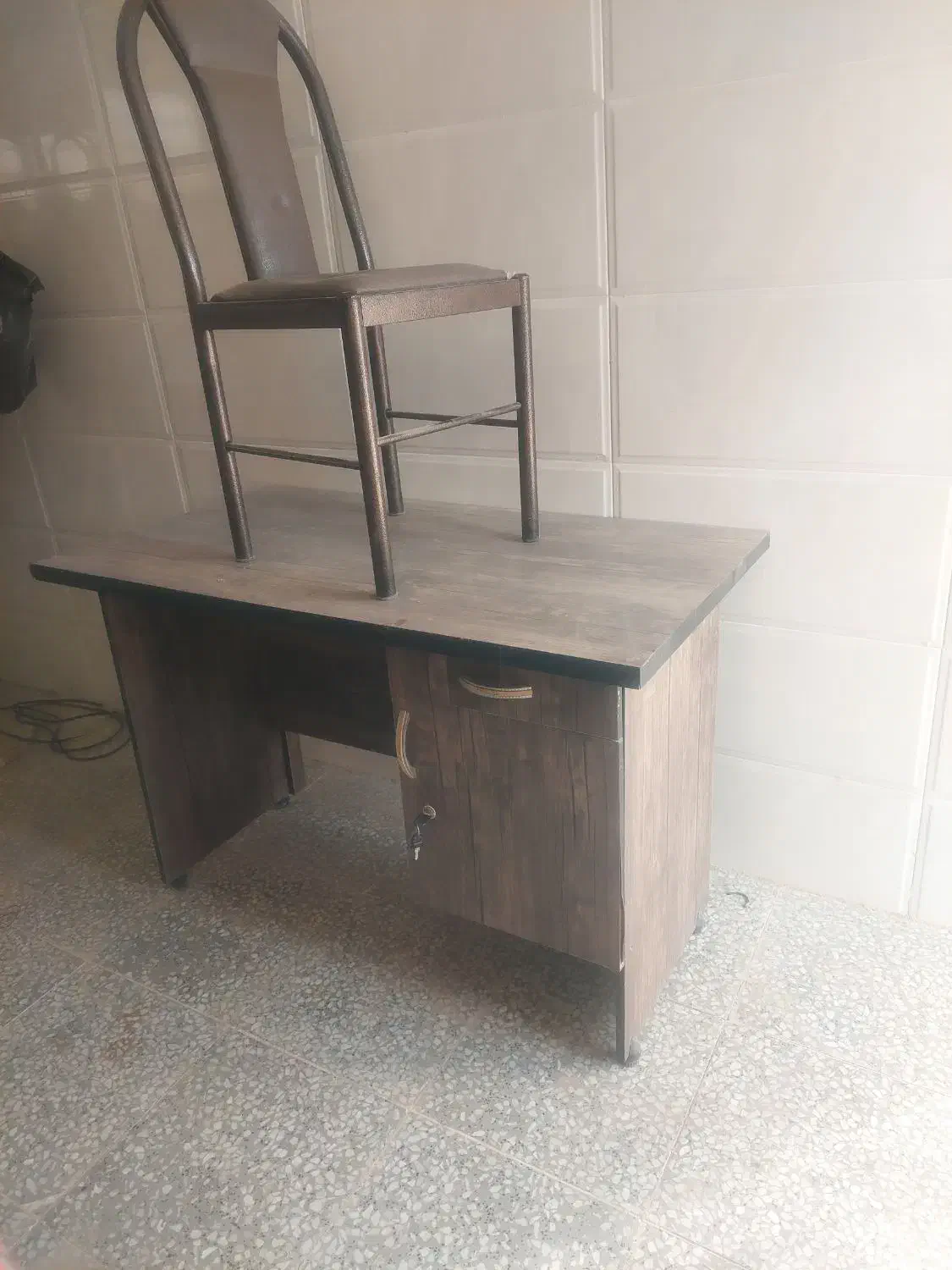 میز و صندلی|مبلمان اداری|خرانق, |دیوار