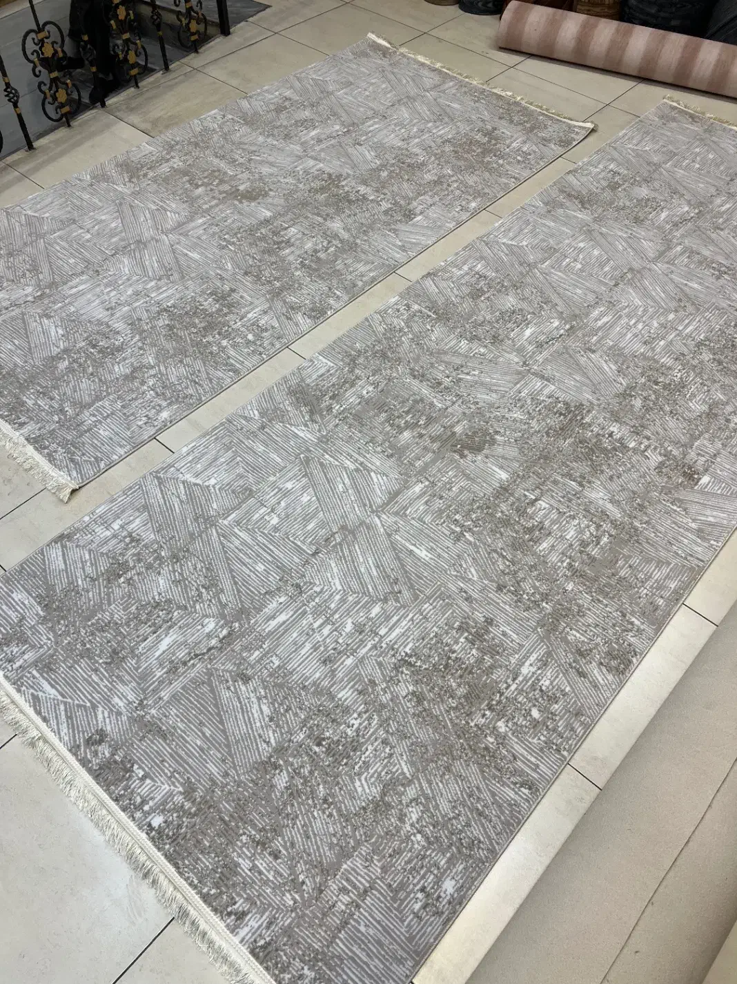 فرش ۳*۱/۵ و ۴*۱/۵ مینیمال و جدید|فرش|تبریز, |دیوار