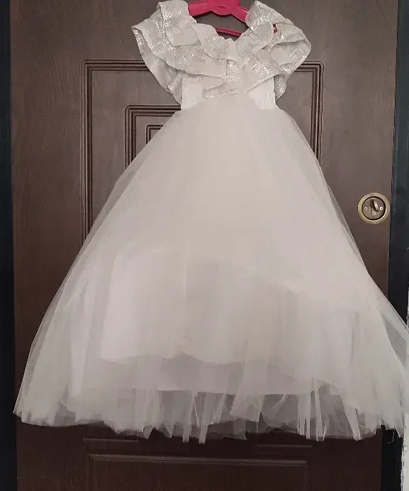 لباس مجلسی دخترانه به همراه صندل مجلسی|کفش و لباس بچه|رباطکریم, نصیرشهر|دیوار