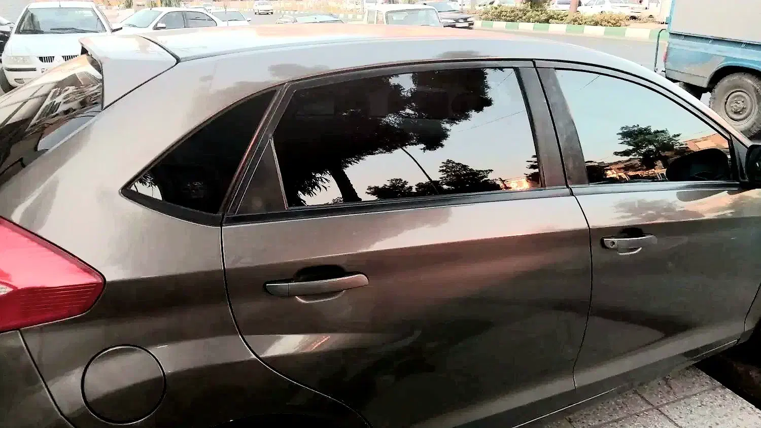 ام وی ام ۳۱۵H|خودرو سواری و وانت|قم, چهل درخت|دیوار