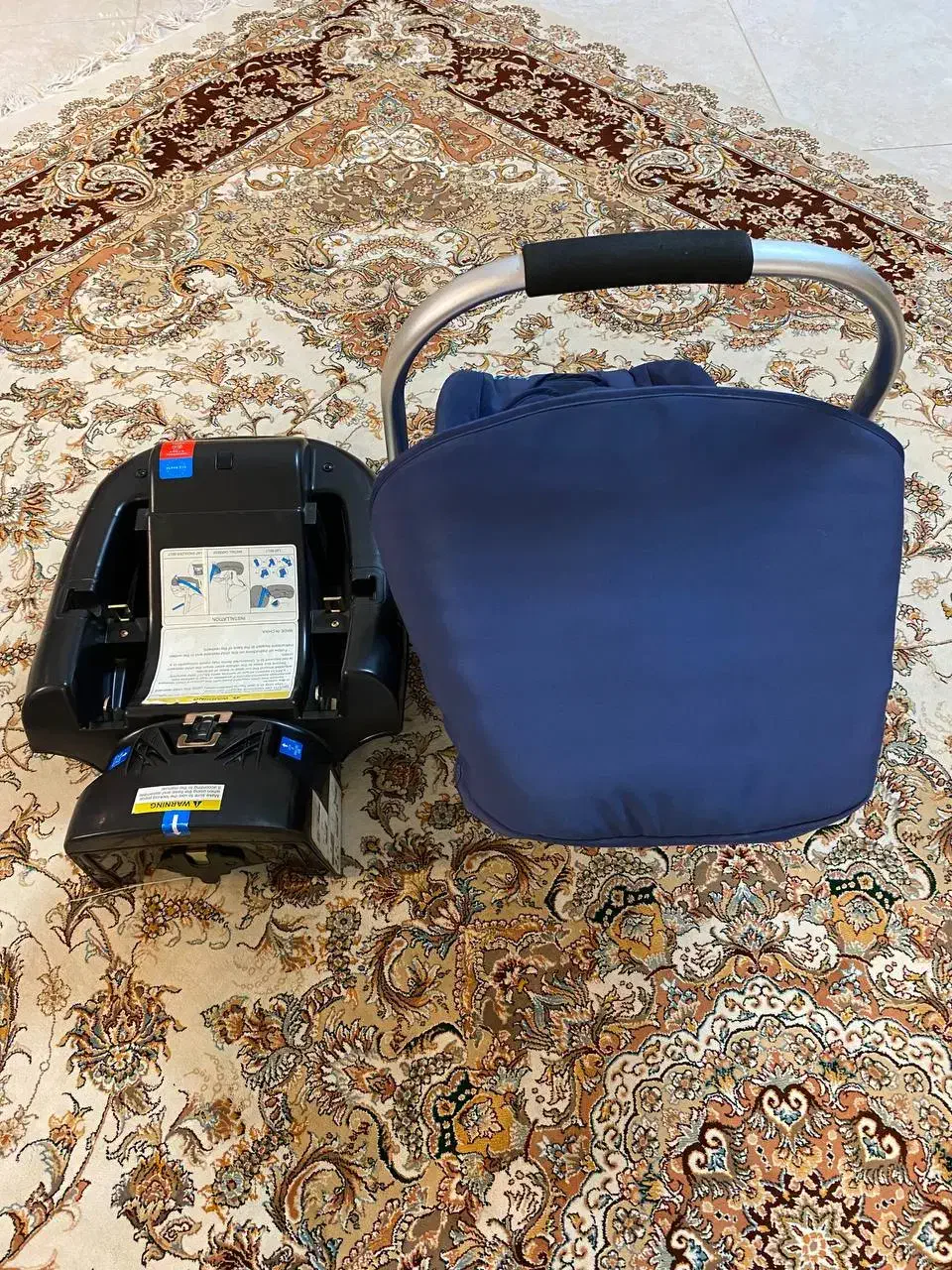 صندلی ماشین و کریر در حد نو ویکی|تخت و صندلی بچه|قم, براسون|دیوار