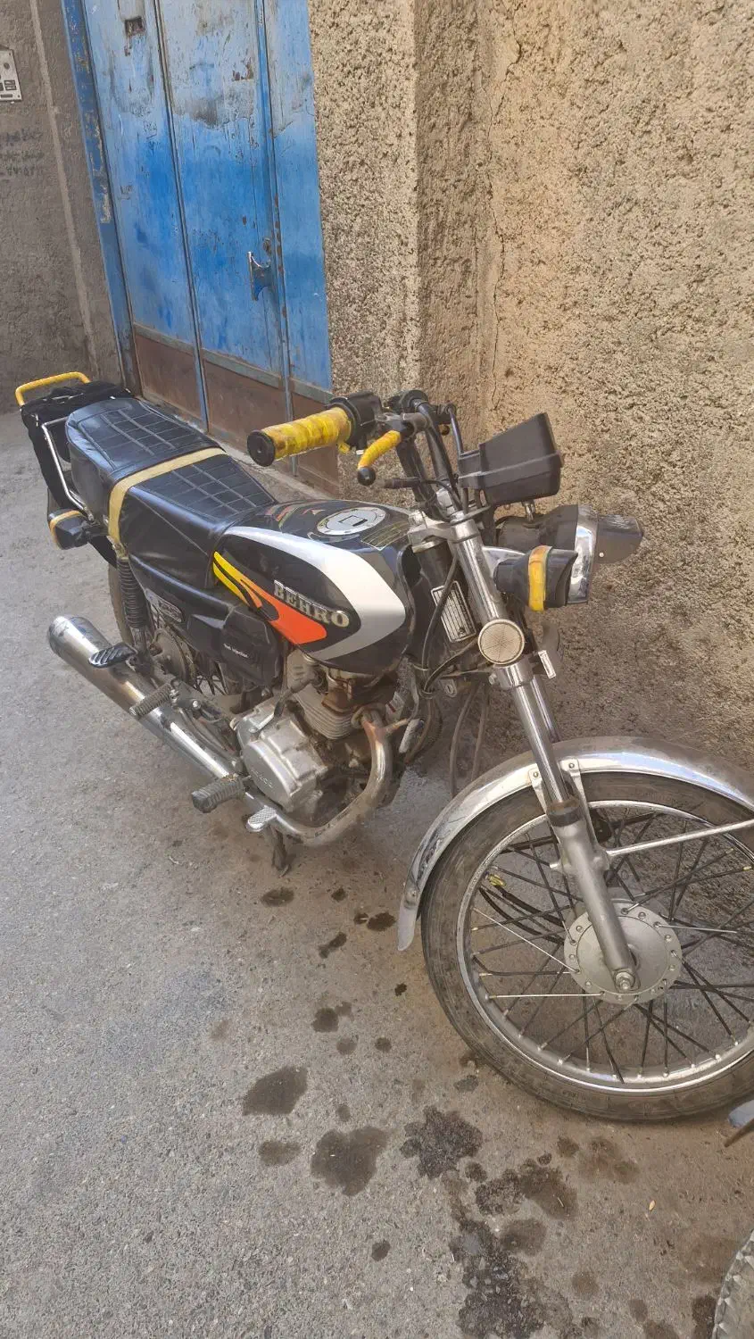 هندا ۱۲۵ رهرو (بهرو)|موتورسیکلت|قم, انسجام|دیوار