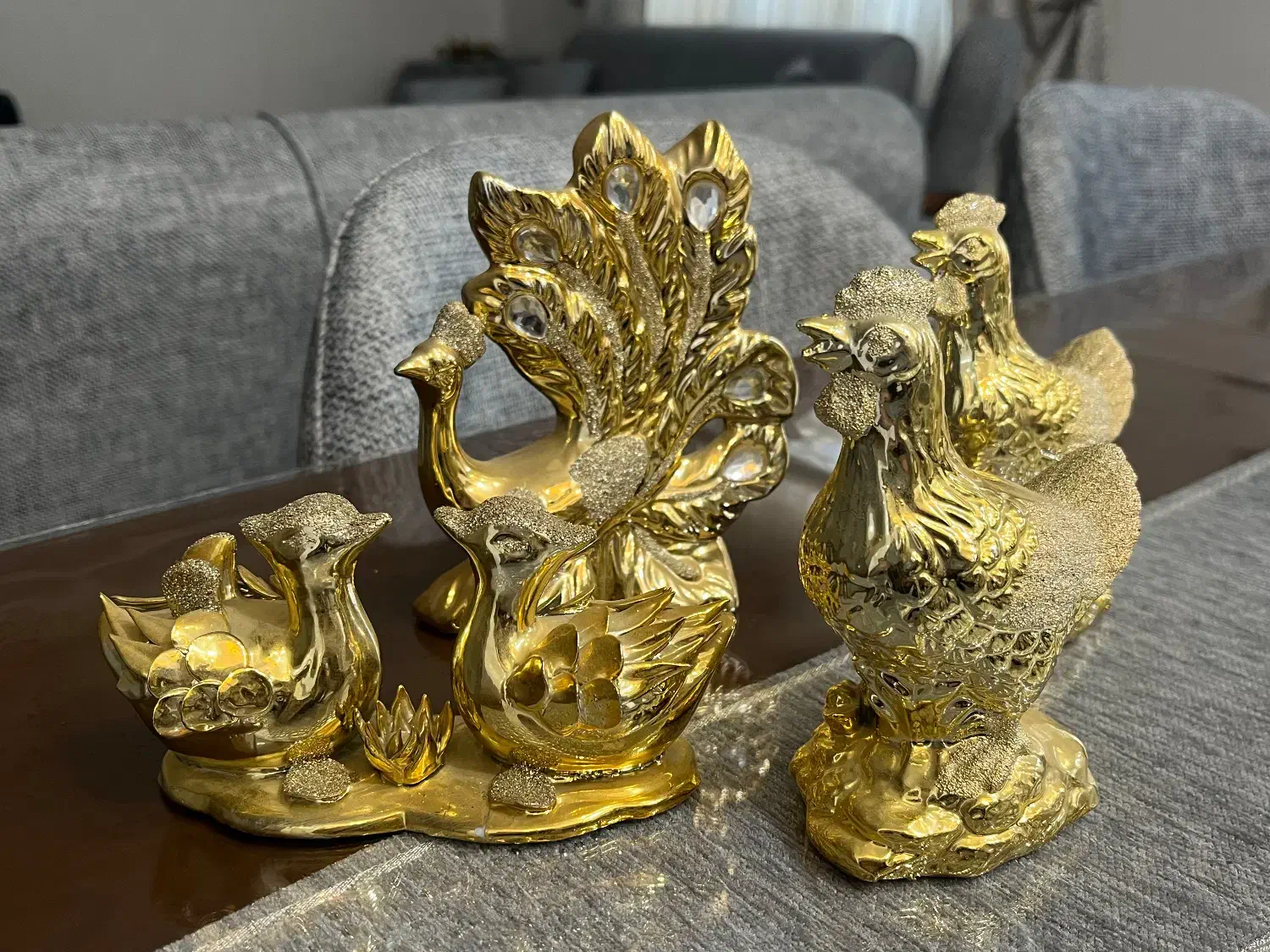 مجسمه پلی استر طلایی رنگ|مجسمه، تندیس، ماکت|ورامین, ورامین|دیوار